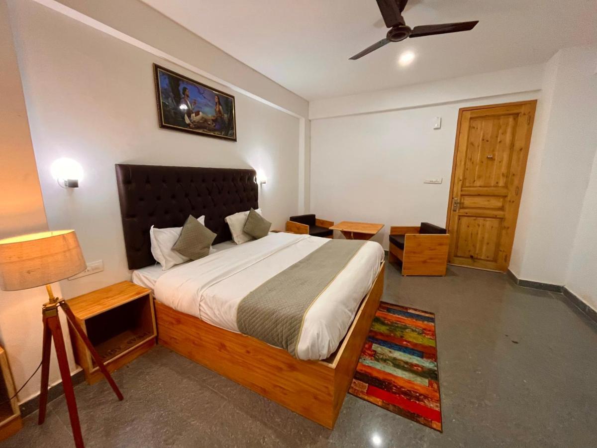 Himalayan Riverpark - A Four Star Luxury Hotel, Manali Buitenkant foto