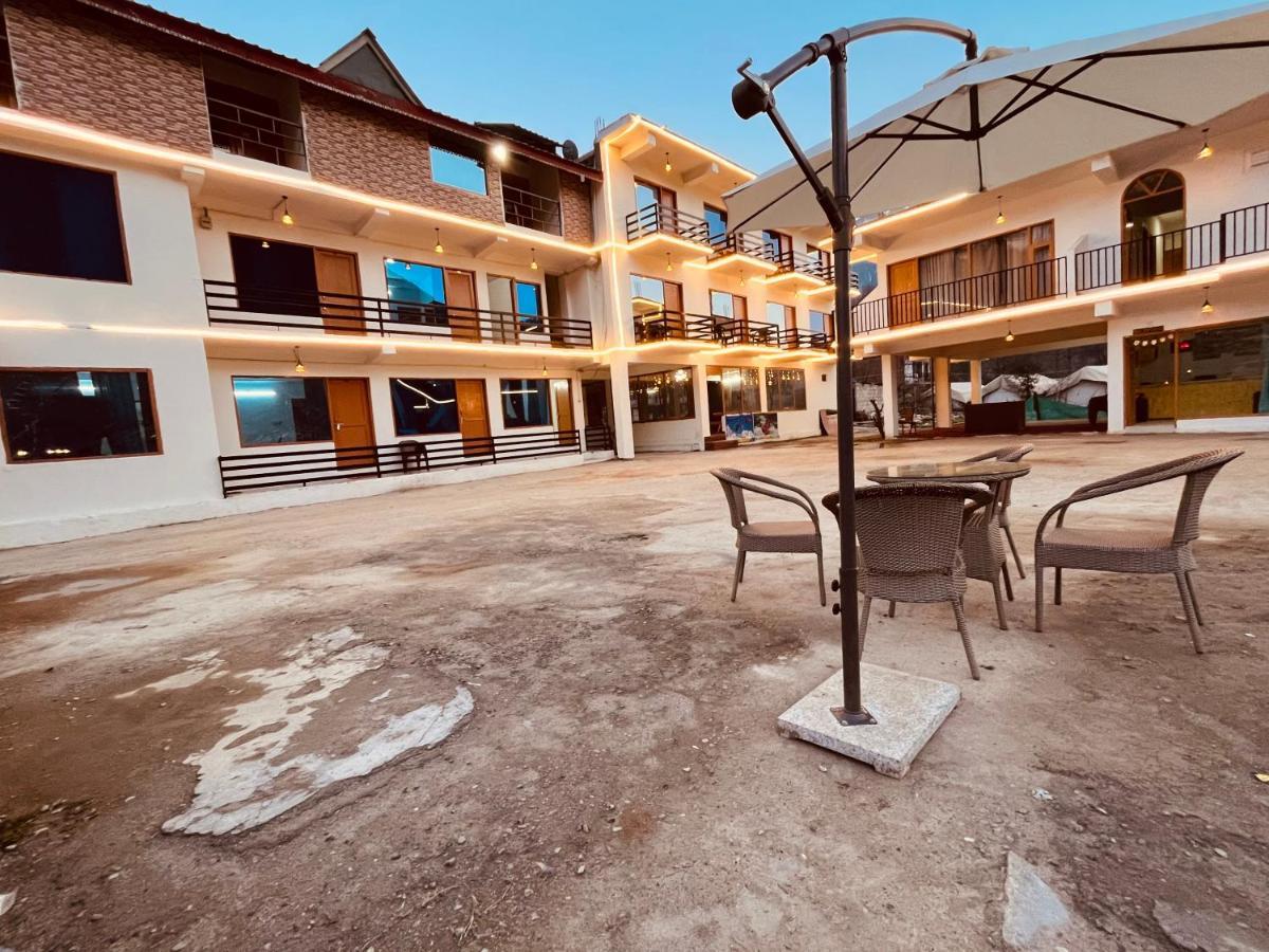 Himalayan Riverpark - A Four Star Luxury Hotel, Manali Buitenkant foto
